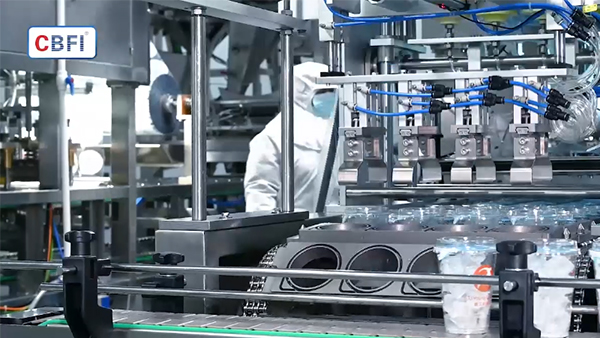 خط إنتاج ثلج معبأ في أكواب (300,000 كوب في اليوم)